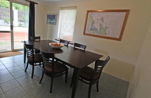 Margaret River House | Stones Throw - Walk To Trails - Centre Of Town