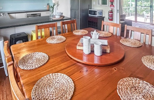 Jindabyne House | Stonewall - 4 bedroom, pet-friendly home
