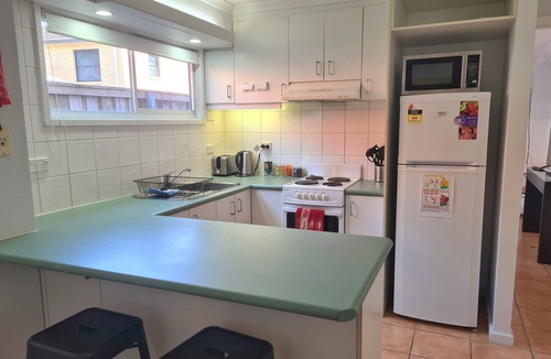 Bar Beach Apartment | Studio 2 - self contained - walk to cafes and beaches