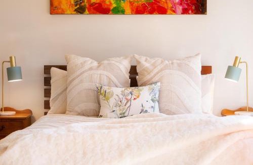 Alonnah House | Studio 216 - Oceanview Studio with Bath, Romantic Bruny Escape