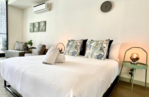 Carlton South Apartment | Studio, Carlton, Queen Victoria Market, Uni Melb
