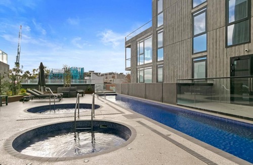 West Melbourne Apartment | Studio King at Rosslyn Street Melbourne