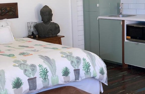 Port Noarlunga South House | Studio South Port - Lush Private Oceanfront Studio Apartment