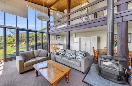 Mallacoota House | Studio Views for Two People