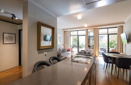 Surry Hills Apartment | Stunning 1Bed Surry Hills Balcony Apt w Parking