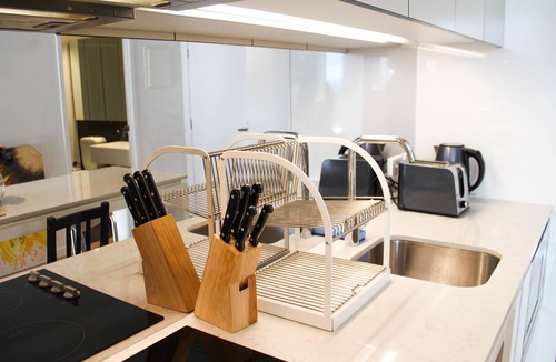 Melbourne Central Business District Apartment | Stunning 2 Bedrooms High Floor City View