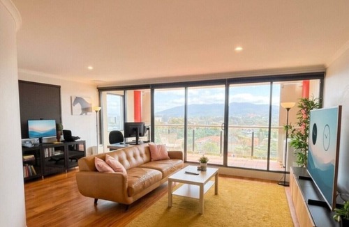 Braddon Apartment | Stunning 2-Brm in Braddon!