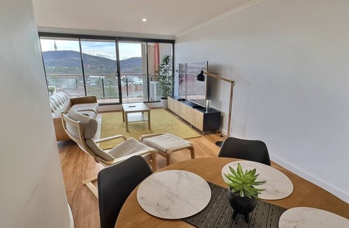 Braddon Apartment | Stunning 2-Brm in Braddon!