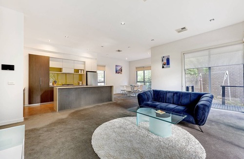 Bundoora House | Stunning 3 bedroom house