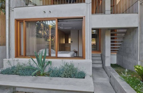 Watsons Bay House | Stunning 3-BR Architectural Gem Villa