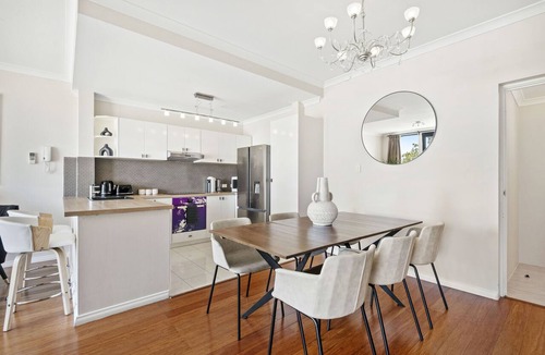 East Perth Apartment | Stunning 3BR Perth Penthouse