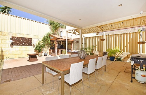 Butler House | Stunning 4 Bedroom 2 Bathroom Home With Electric Heated Swimming Pool