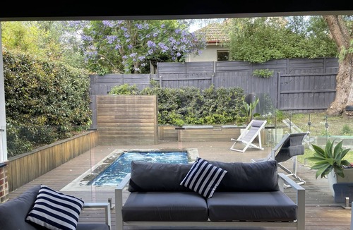 Kew East House | Stunning 4 bedroom home with spa