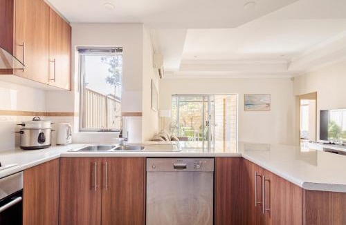 Nollamara Villa | Stunning as new 3 Queen Home