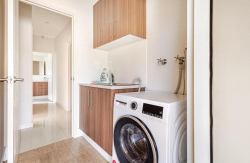 Nollamara Villa | Stunning as new 3 Queen Home