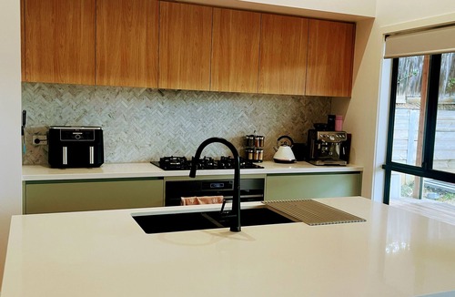 Ocean Grove House | Stunning beach house with pool & basketball court for the kids. Pet friendly!