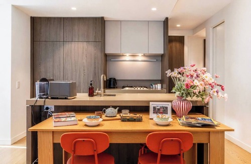 Box Hill Apartment | Stunning City & Sunset View 3BR Box Hill Skyone