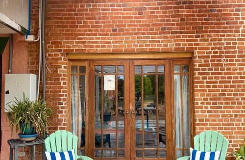 Boorowa House | Stunning Historic Property for Groups – Soaring Ceilings, Fireplaces & Sleeps 17