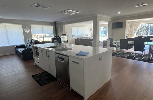 Shire Of Murray Other | Stunning lakeside sunsets, modern house in peaceful settings. Great getaway.