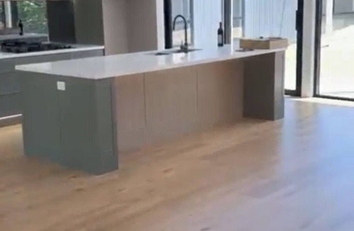 Orange House | Stunning New Build | Relaxed Luxury in Orange CBD