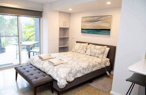 Surf Beach Apartment | Stunning Studio by The Beach - Surf Beach