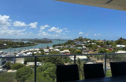 Gladstone Apartment | Stunning Sub Penthouse