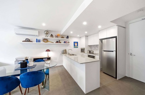 Braddon Apartment | Stylish 1-Bed Retreat in Braddon