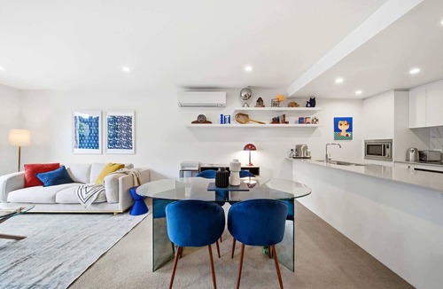 Braddon Apartment | Stylish 1-Bed Retreat in Braddon