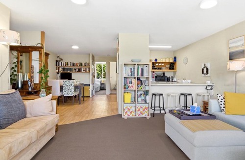 Kingston Apartment | Stylish 2-Bed Apartment Near Kingston Foreshore