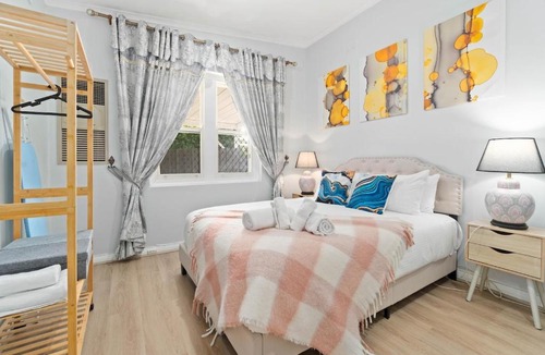 Maylands House | Stylish 2 Bedroom Unit Close to CBD