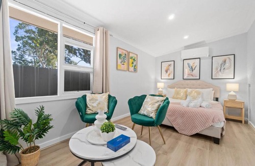 Maylands House | Stylish 2 Bedroom Unit Close to CBD