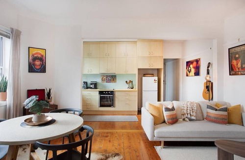 Bondi Beach Apartment | Stylish 2BR Apartment Opposite Bondi Beach