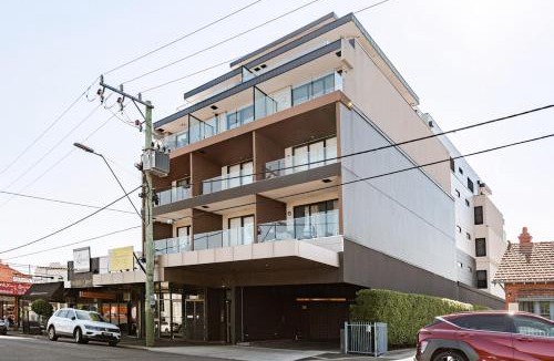 Carnegie Apartment | Stylish 2BR Apartment with Scenic Views
