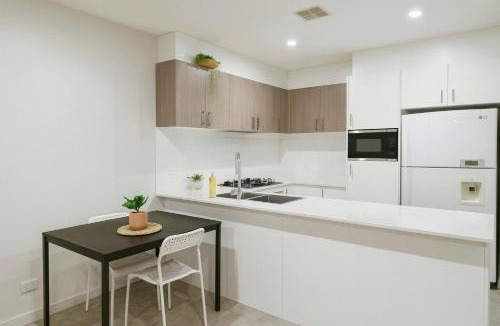 Bruce House | Stylish 2BR Retreat Near UC Belconnen Mall