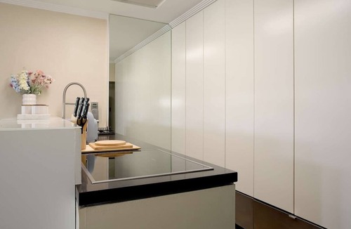 Paddington Apartment | Stylish 3BD Paddington Haven with Pool, Gym and Pet-Friendly Stay
