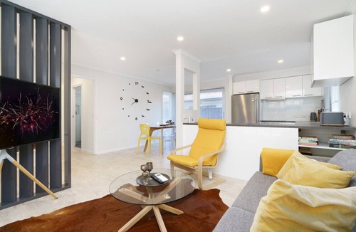 Wanniassa House | Stylish 3Bedroom Escape in South Canberra