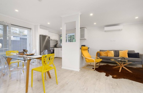 Wanniassa House | Stylish 3Bedroom Escape in South Canberra