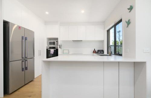 Garran House | Stylish 3BR Home Near Woden, Hospital and Buzz Hub - Hosted by Canstay