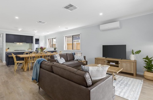 Clifton Springs House | Stylish and contemporary 4 bedroom house with Alfresco