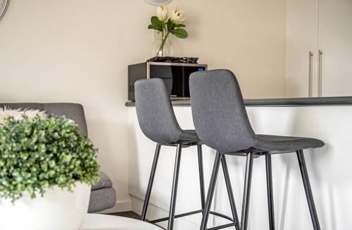 Ravenswood Apartment | Stylish and Spacious Launceston Villa + Free Wifi