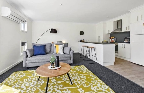 Ravenswood Villa | Stylish and Spacious Launceston Villa + Free Wifi