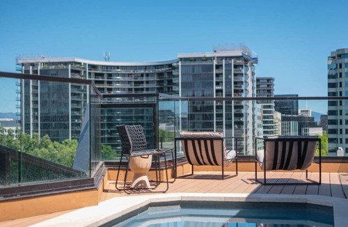 Reid Apartment | Stylish Apartment in Canberra CBD