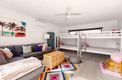 Barwon Heads House | Stylish Beach House Retreat - Close to River & Shops