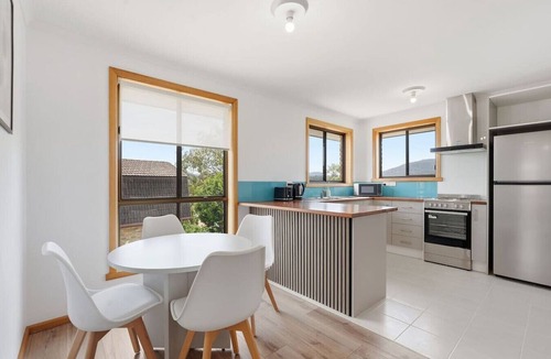 Bellerive House | Stylish Bellerive Hideaway