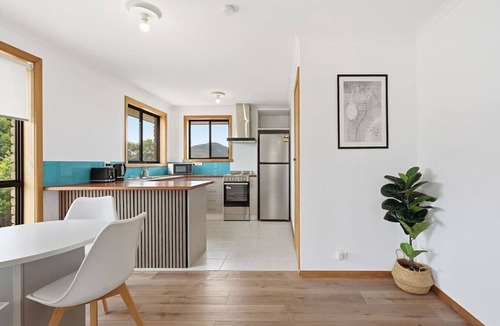 Bellerive House | Stylish Bellerive Hideaway