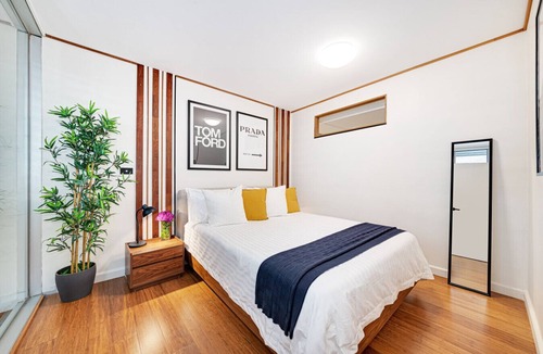 Surry Hills Apartment | Stylish CBD Haven, 5 min to Oxford St