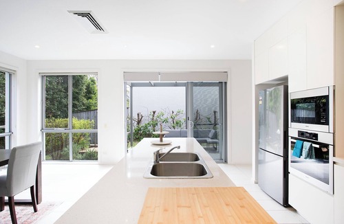 South Coogee House | Stylish Coastal Villa Steps to Beach & Cafés