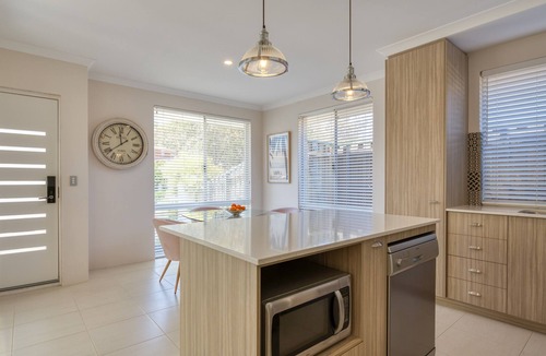 Connolly House | Stylish Connolly Retreat Near Joondalup Golf