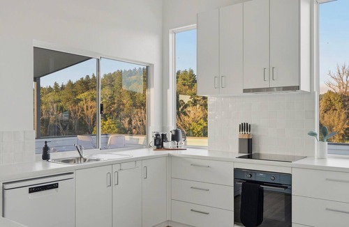 Nannup House | Stylish Escape with Panoramic Hill Views-Sleeps 12