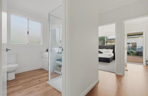 Nannup House | Stylish Escape with Panoramic Hill Views I Sleeps 12